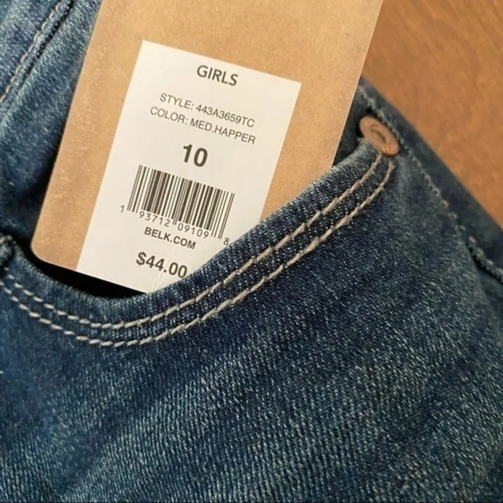 True Craft NWT Girls Distressed Jeans Sz 10. Laced in Pink Velvet